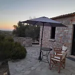The Two Carob Trees, Traditional Stonehouse, Nikandri, Pirgos Diros Apartmán