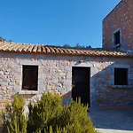 Appartement The Two Carob Trees, Traditional Stonehouse, Nikandri, Pirgos Diros *