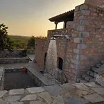 Appartement The Two Carob Trees, Traditional Stonehouse, Nikandri, Pirgos Diros