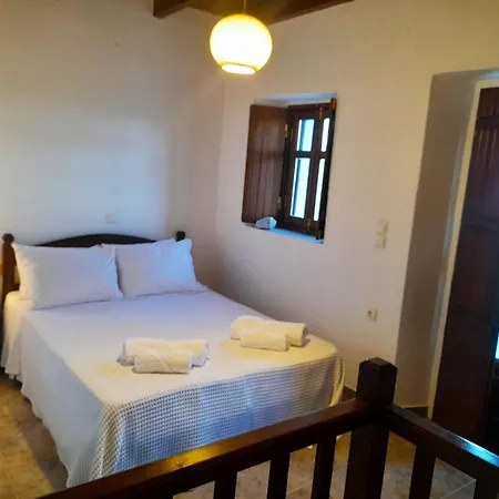 Appartement The Two Carob Trees, Traditional Stonehouse, Nikandri, Pirgos Diros Lefkias